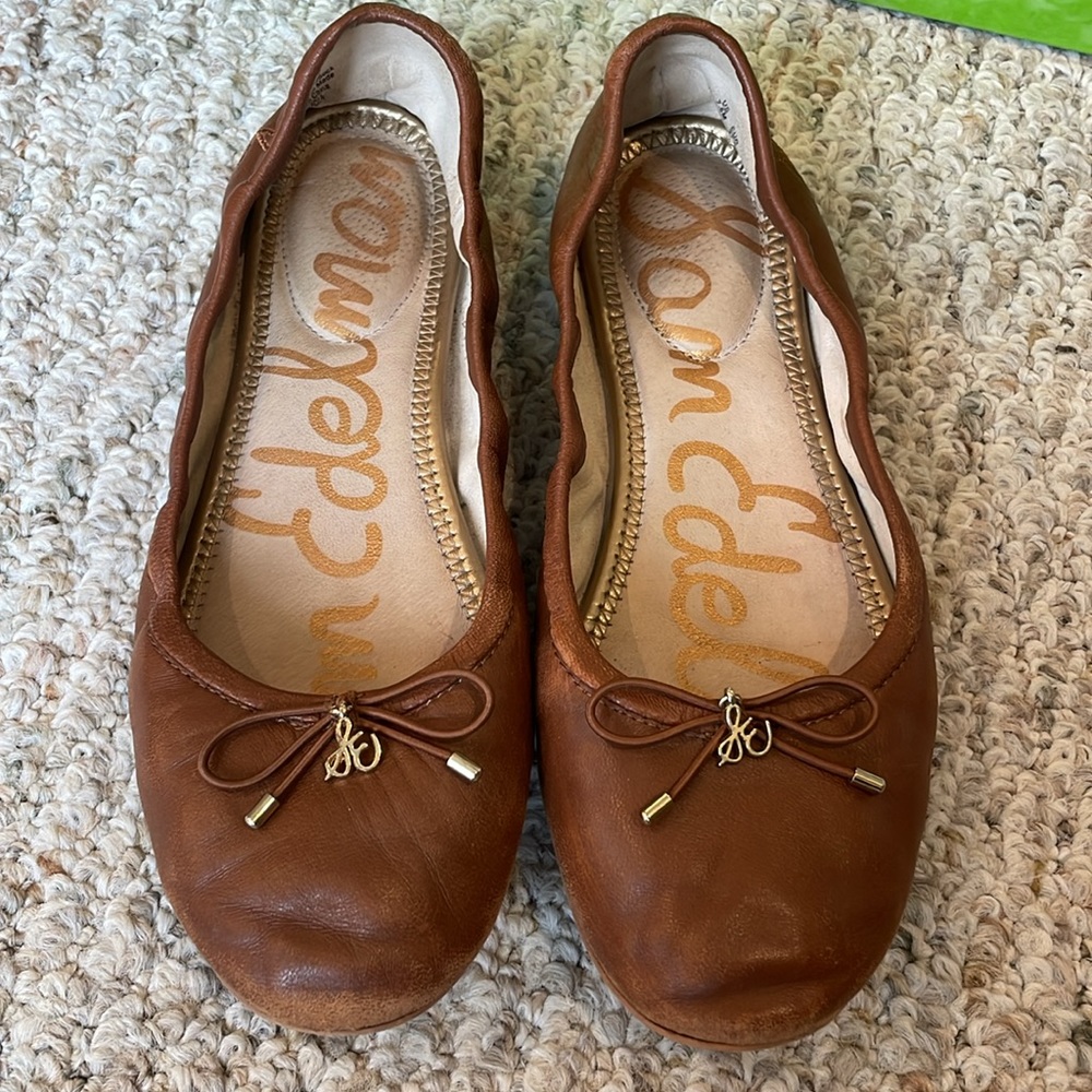 Flats - Picture 2 of 5